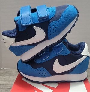 Nike Kids Sneakers in Blue and White Size 3C